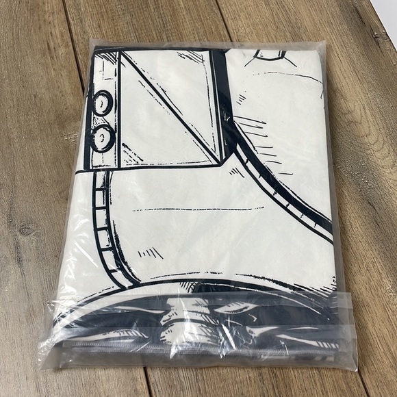 New Ovenbird Skull Tapestry  51x59” Black/Off White - Picture 4 of 4